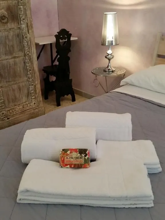 Bed and Breakfast Residenza Del Turista Catania 2*,  Italia